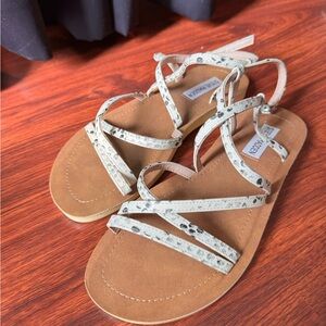 Like New- Steve Madden Snake-Print Strappy Sandals in White and Black